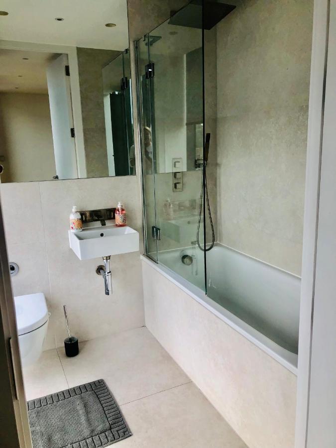 Luxury 2 Bedroom Apartment 20 Min From Central לונדון מראה חיצוני תמונה